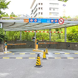 停車場(chǎng)劃線入口和坡道的作用講解